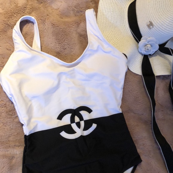 Swimwear - Picture 3 of 4